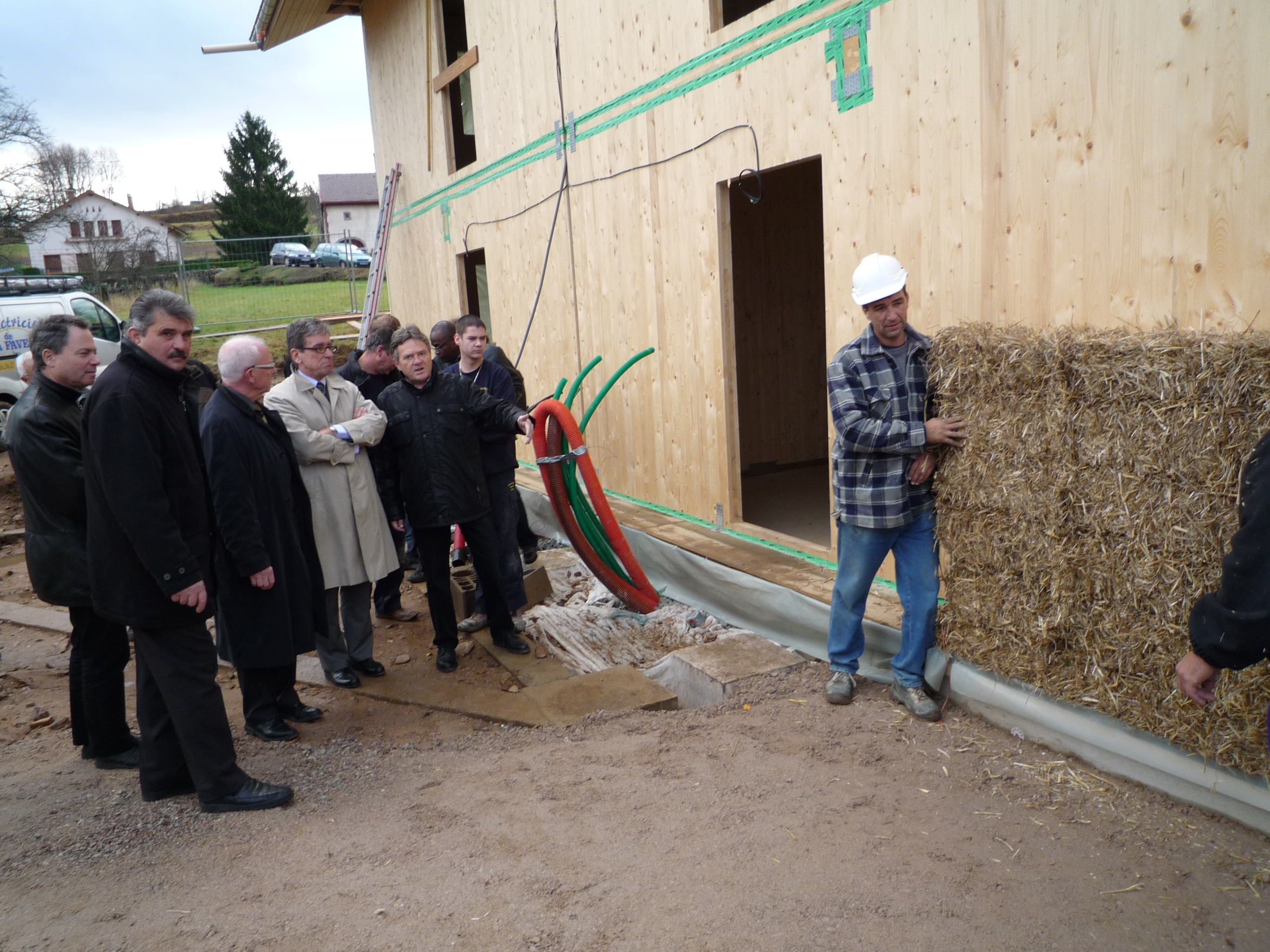 GERBEPAL POSE DE LA 1ERE BOTTE DE PAILLE